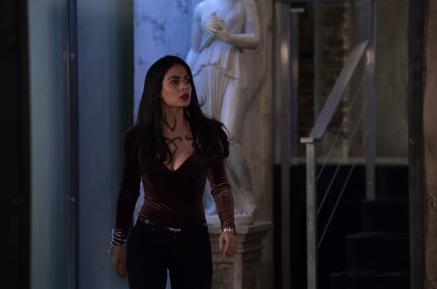 Institute Panic - Shadowhunters Season 3 Episode 9