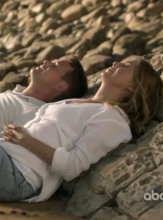 Talking in the Sand - Grey's Anatomy Season 17 Episode 4