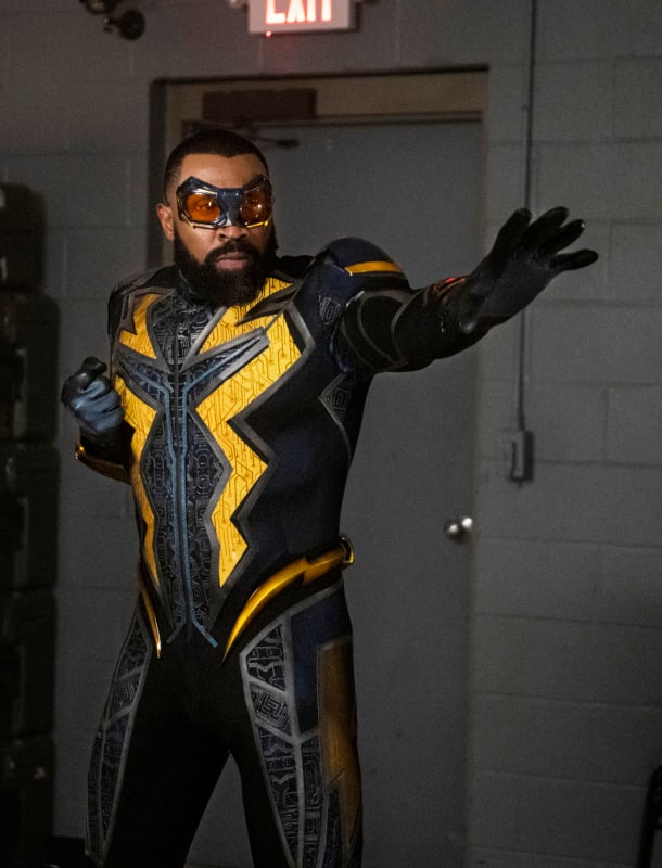 Markovian War Black Lightning Season 3 Episode 15 TV Fanatic