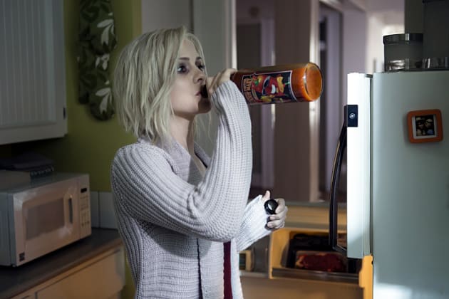 Hot Sauce - iZombie Season 1 Episode 1