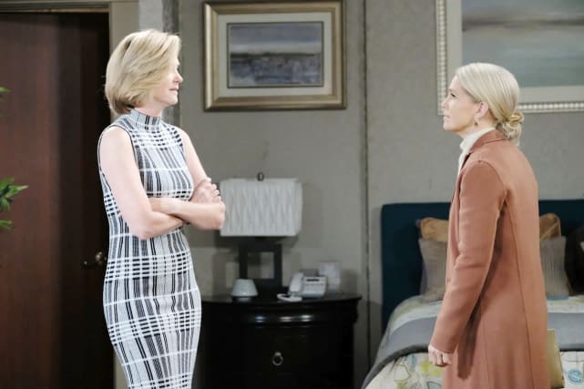 Jennifer and Eve Have A Heated Confrontation
