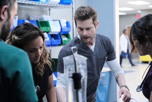 An Emergency in the ER - The Resident Season 5 Episode 2
