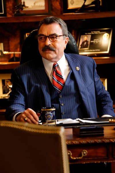 Frank is trying to help - Blue Bloods Season 9, Episode 2