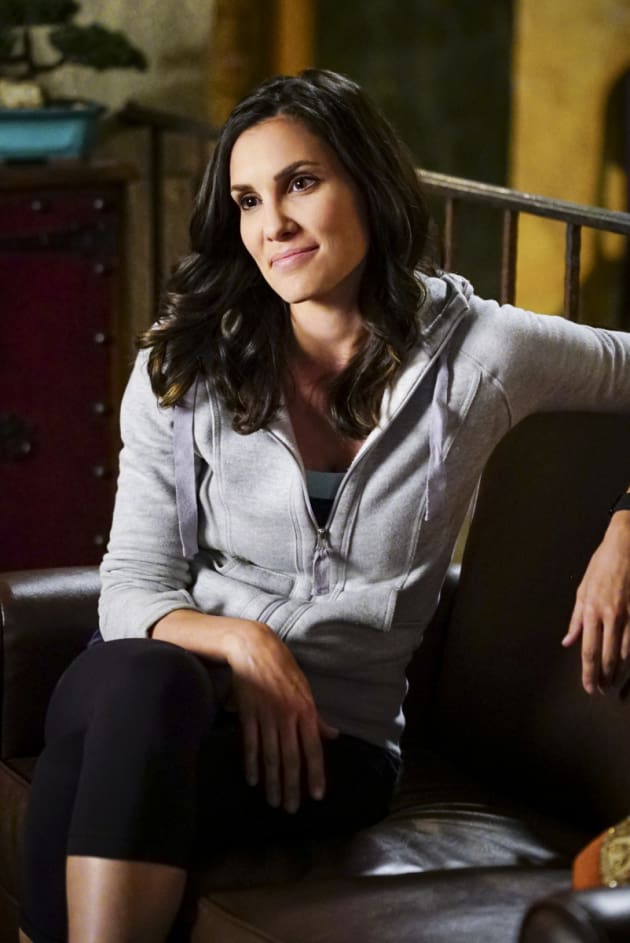 Kensi at work - NCIS: Los Angeles Season 8 Episode 12