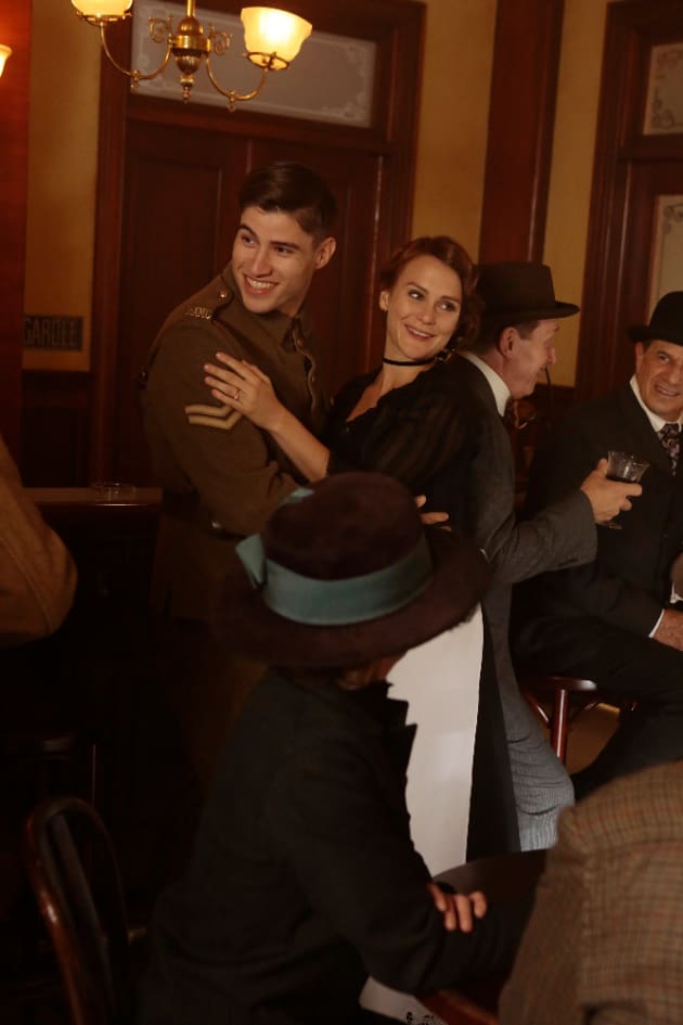 Parisian Love - Time After Time Season 1 Episode 5