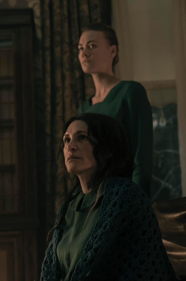 Watch the handmaid's tale hotsell season 3 episode 10 putlocker