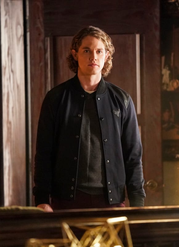 Roman s Back Legacies Season 1 Episode 14 TV Fanatic