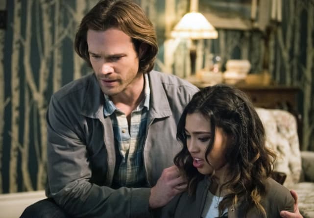 Sam and Alicia look down - Supernatural Season 12 Episode 20
