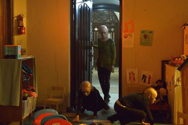 Kelly's Inching Closer - The Strain Season 2 Episode 6