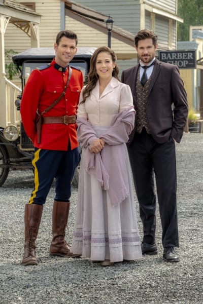 When Calls The Heart Erin Krakow Teases Love Triangle Stress