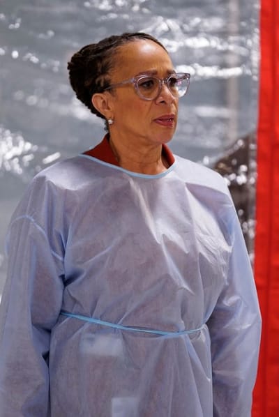 Goodwin Deals With a Crisis - Chicago Med Season 5 Episode 4