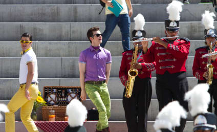 Glee Season Premiere Pics: Crooning at a Carnvial