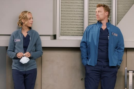Distance Between  - Grey's Anatomy Season 17 Episode 6