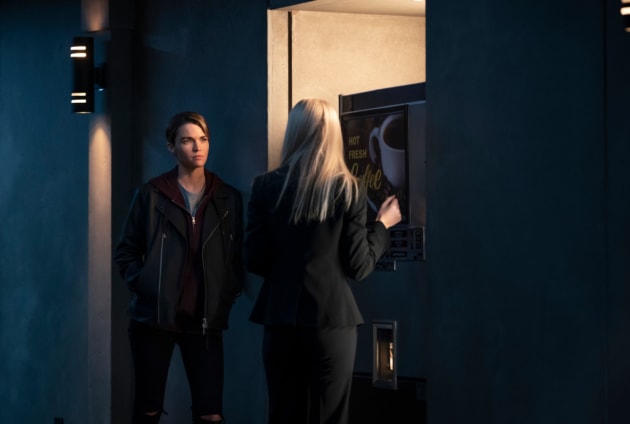 Kate and Julia - Batwoman Season 1 Episode 19