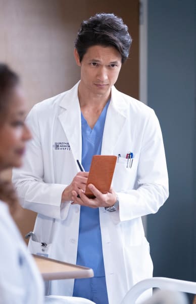 Blue Faints - tall - Grey's Anatomy Season 19 Episode 10