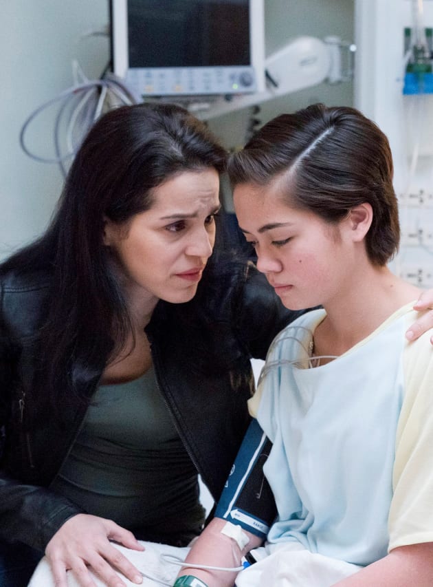 Mom's Attention - Tall - New Amsterdam Season 1 Episode 18