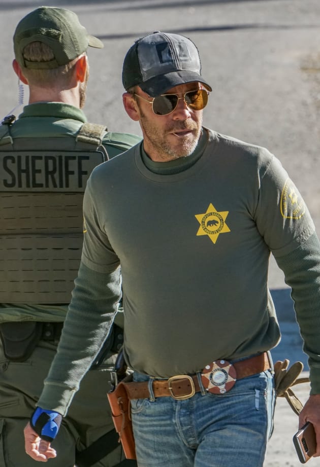 Helping the LAFD - Deputy Season 1 Episode 7