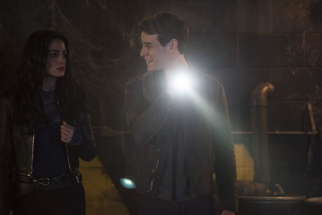 Watch Shadowhunters Online Season 3 Episode 12 Tv Fanatic