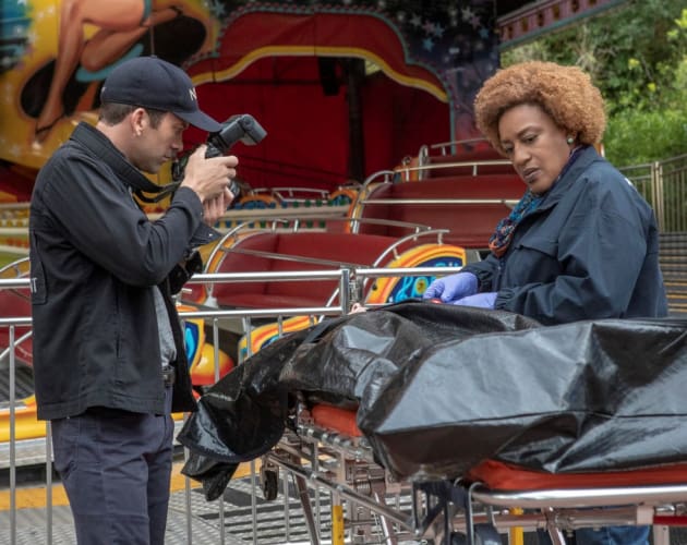 Recovering the Body - NCIS: New Orleans Season 5 Episode 3