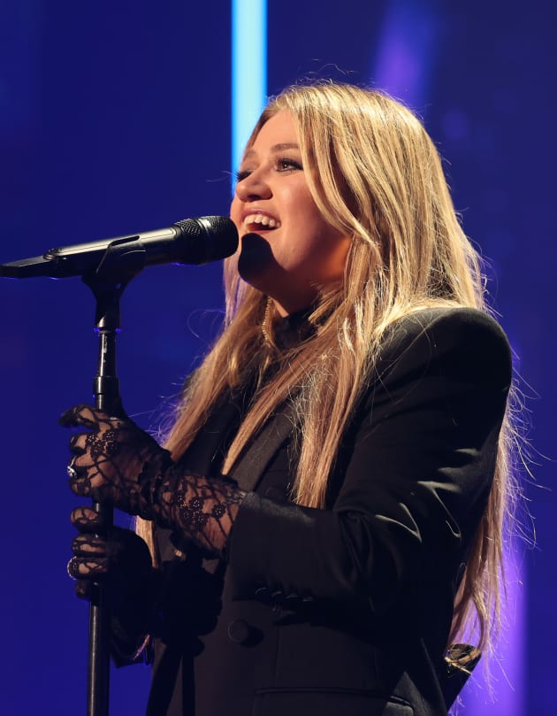 Kelly Clarkson performs during the 2023 iHeartRadio Music Festival TV