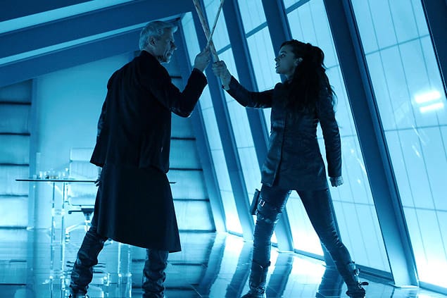 Khlyen and Dutch Face Off - Killjoys Season 1 Episode 9