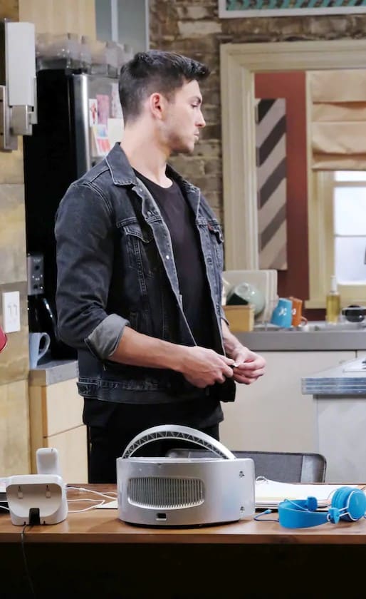 (TALL) Clearing His Own Name - Days of Our Lives