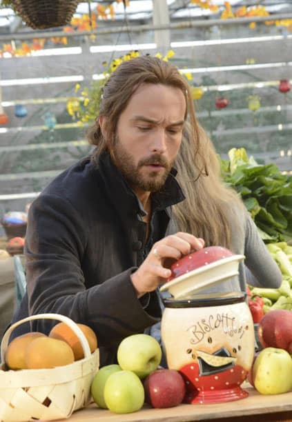 Ichabod at the Market - Sleepy Hollow Season 2 Episode 12