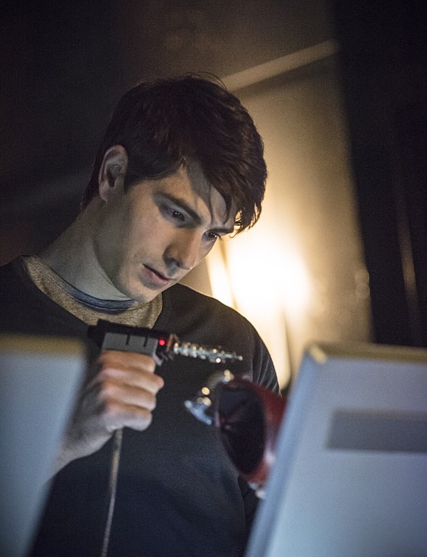 Bonding - Arrow Season 3 Episode 15