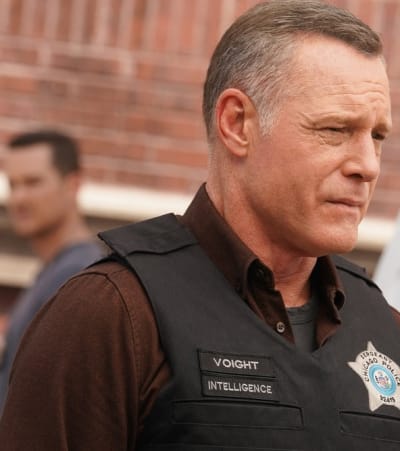 Suspecting Voight - tall  - Chicago PD Season 9 Episode 4