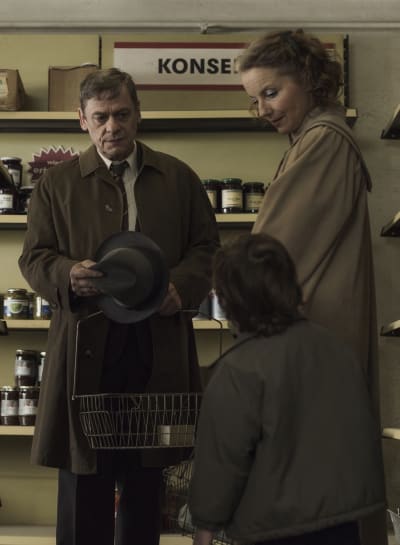 Walter and Ingrid - Deutschland86 Season 2 Episode 3