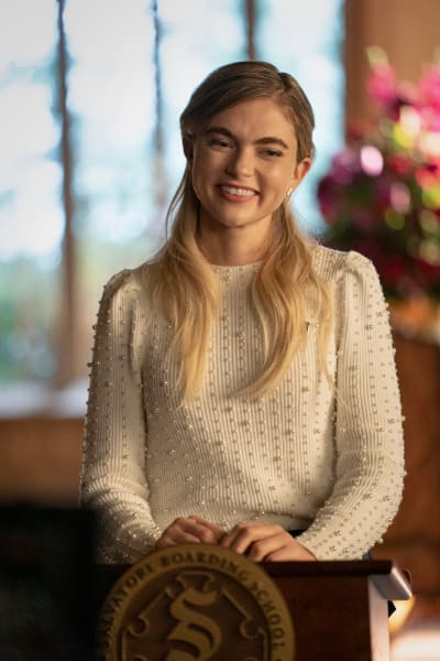 Lizzie's Fake Smile - Legacies Season 3 Episode 6