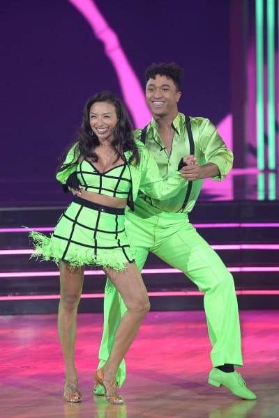 Jeannie Mai and Brandon Armstrong  - Dancing With the Stars Season 29 Episode 1