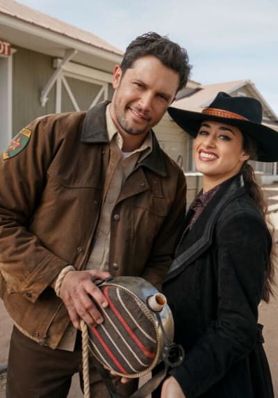 All Smiles - Roswell, New Mexico Season 4 Episode 9