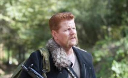 Michael Cudlitz Teases Walking Dead Finale, Advises: Trust No One