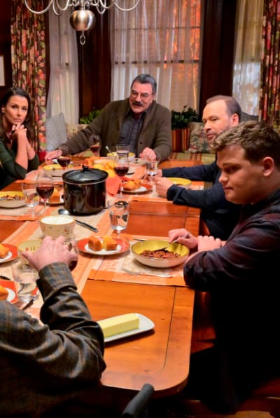 Sunday Dinner - Blue Bloods Season 12 Episode 4