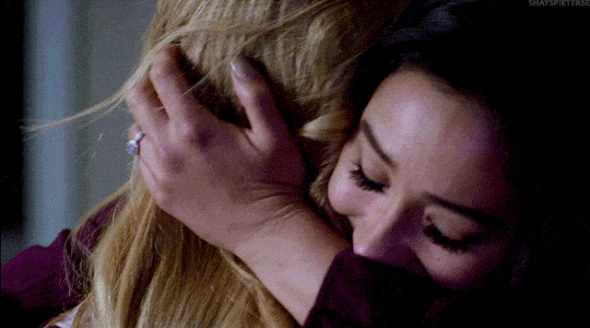 Emily and Alison: Wife/Wife - Pretty Little Liars