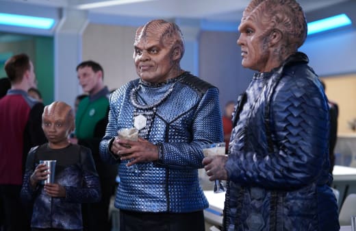 Happy Family - The Orville Season 2 Episode 1