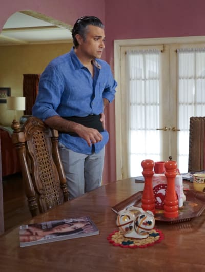 Hard Work - Jane the Virgin Season 5 Episode 13