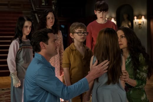 The Haunting of Hill House Review: 'Twas A Dark And Stormy ...