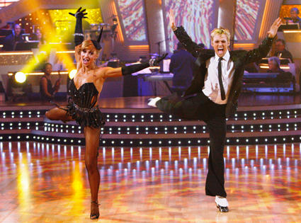 Karina Smirnoff and Aaron Carter Pic