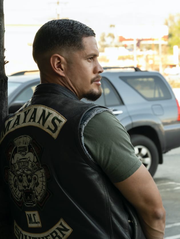 Mayans M.C. Season 3 Episode 7 Review What Comes Of Handlin' Snakeskin