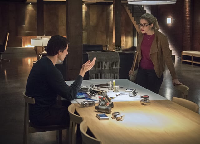 At the Loft - Arrow Season 4 Episode 7