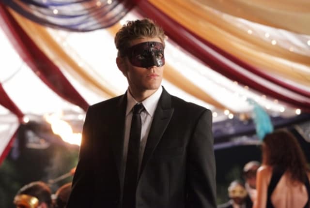 Chapter 29: The Masquerade Ball, Vampire Diaries (Sister of the  Salvatores)