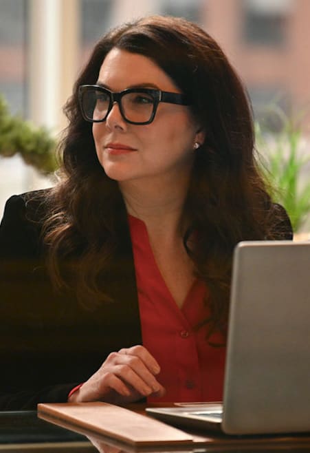 Joan appears - Zoey's Extraordinary Playlist Season 2 Episode 1