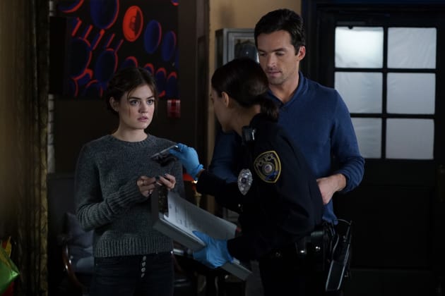 Losing The Phone - Pretty Little Liars Season 7 Episode 18