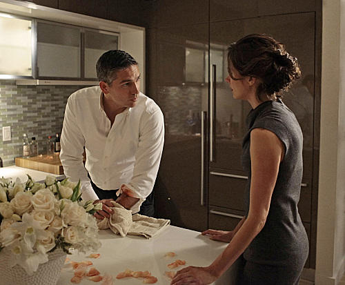 Reese Protects a Psychologist From Her Patient