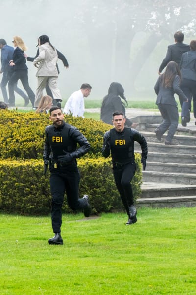 Chasing Suspects - FBI Season 6 Episode 13