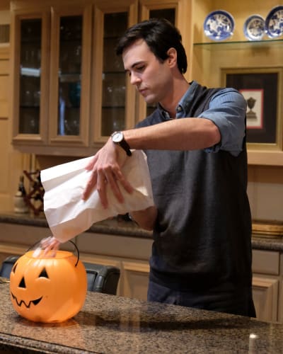 Trick or Treat - Cruel Summer Season 1 Episode 9