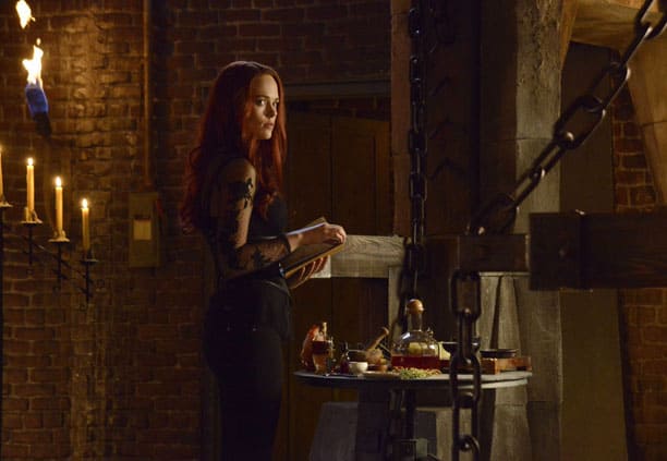 Katrina and Headless Chat - Sleepy Hollow Season 2 Episode 12