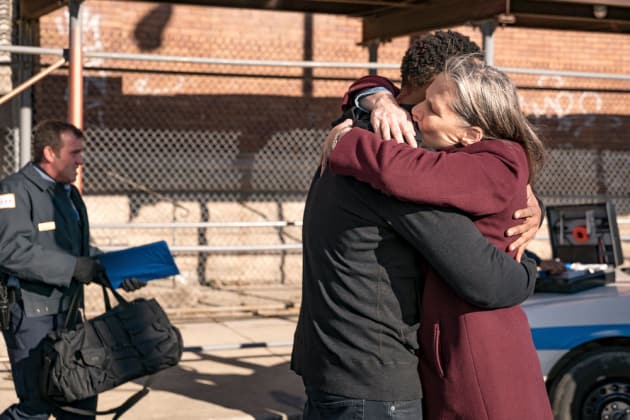 Happy Hugs - Chicago PD Season 5 Episode 12